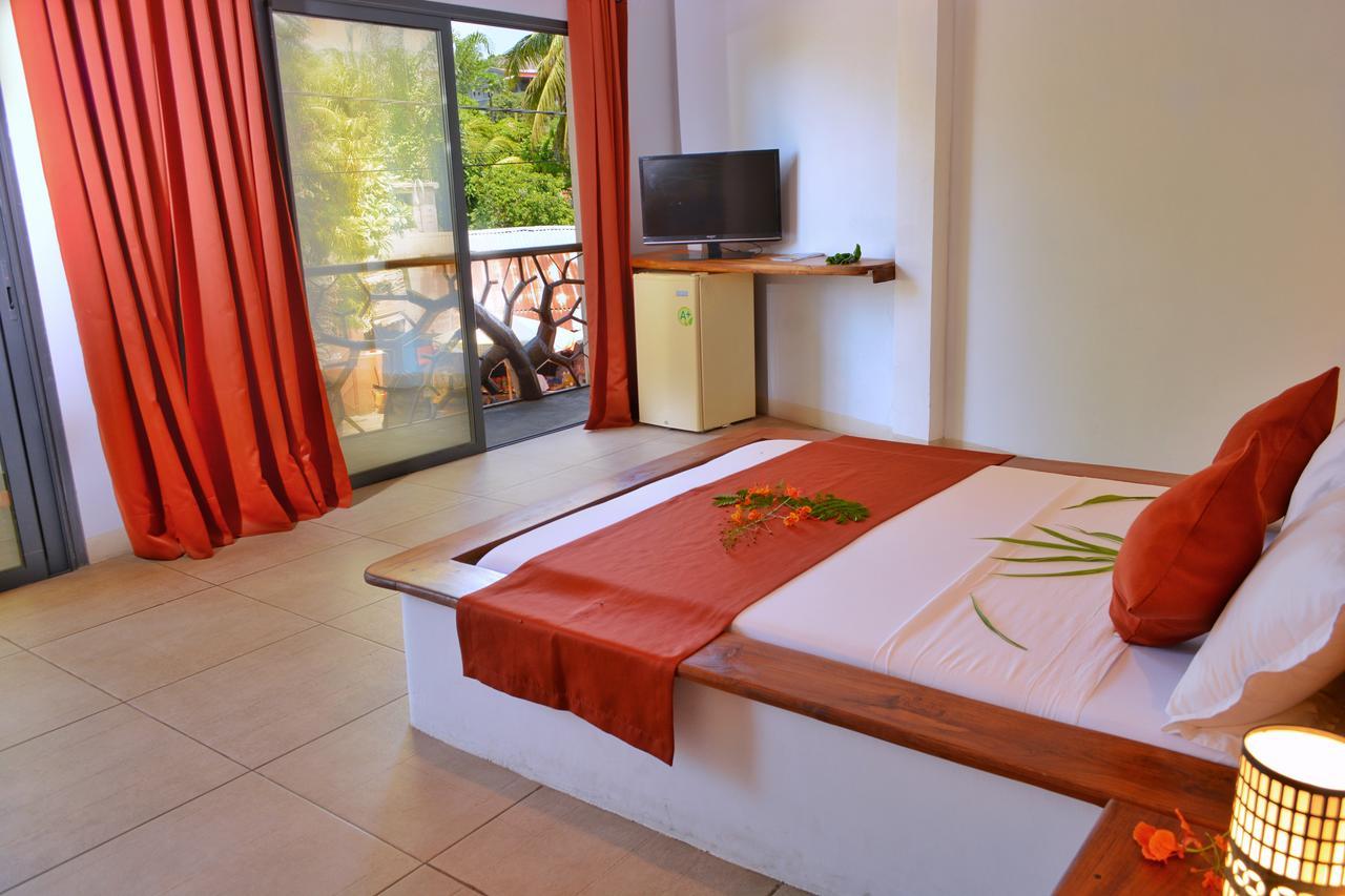 Hotel Residence Sarimanok Амбатолоака Екстер'єр фото